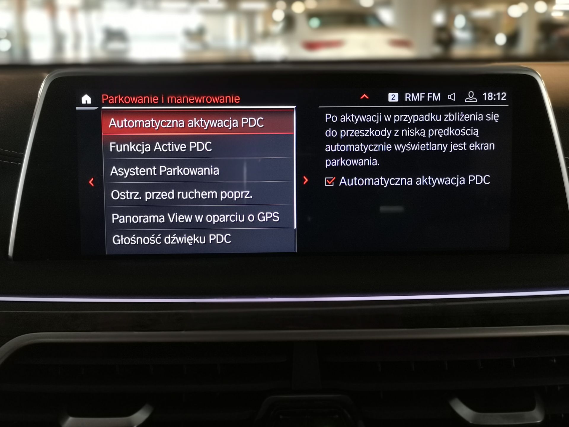 BMW 750i xDrive: Systemy wsparcia kierowcy, Night Vision, zdalne sterowanie i audio Bowers & Wilkins 23