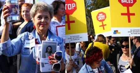 "The Guardian" pisze o proteście aborcyjnym pod Sejmem! "NIE MA JUŻ LEGALNYCH ABORCJI W POLSCE"