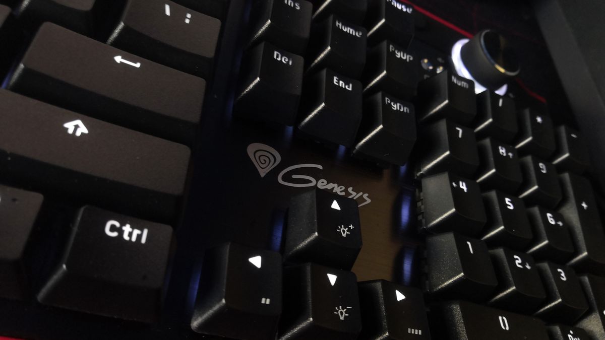 Test Genesis RX85 – pełnowymiarowa klawiatura mechaniczna z podpórką, na każdą kieszeń 1