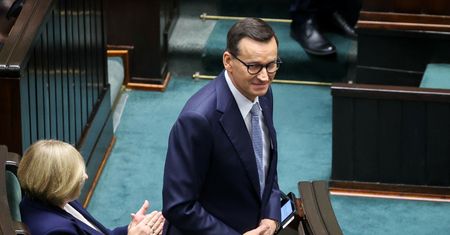 Ostro ocenił Morawieckiego. "Ma obsesję utrzymania władzy"
