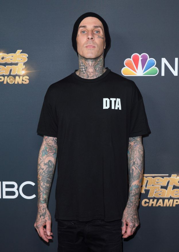 Travis Barker przerywa milczenie po tym jak trafi do szpitala w