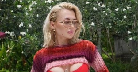 Wersow pływa w czerwonym bikini i WEŁNIANYM BOLERKU na Bali. Tak wygląda jej sylwetka siedem miesięcy po porodzie (FOTO)