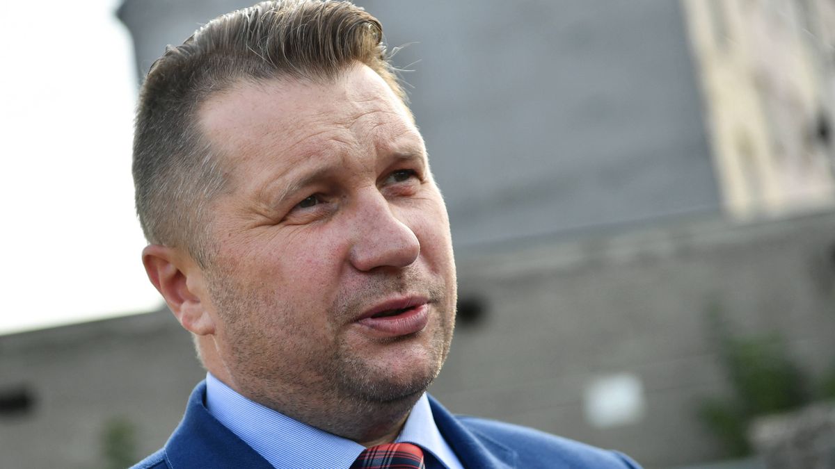 Przemysław Czarnek mimo zakazu odwiedził babcię w szpitalu