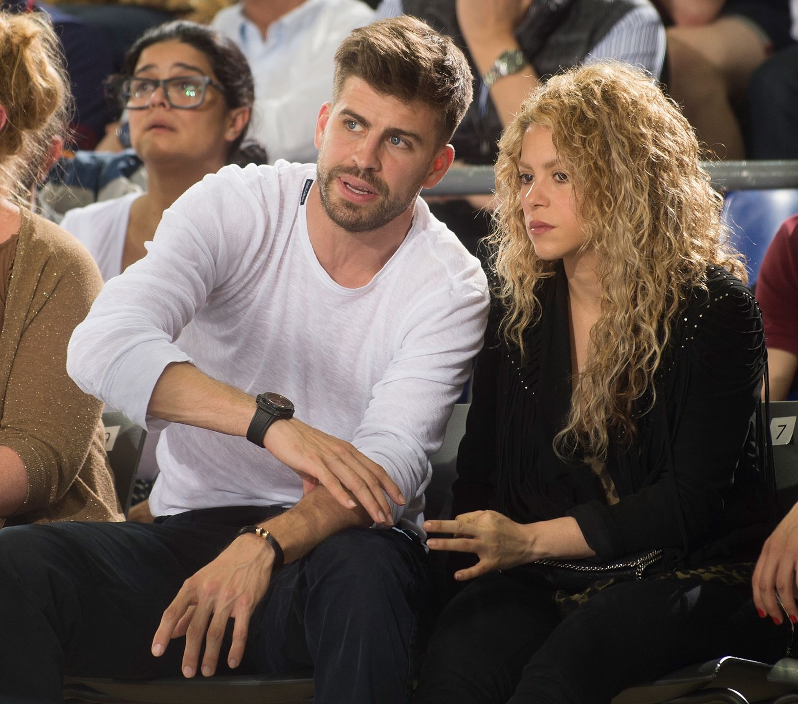 FC Barcelona v Olympiacos Piraeus - Turkish Airlines Euroleague Play OffBARCELONA, SPAIN - APRIL 17:  Gerard Pique, FC Barcelona football player and his partner colombian singer Shakira, attend the 2014-2015 Turkish Airlines Euroleague Basketball Play Off Game 2 between FC Barcelona v Olympiacos Piraeus at Palau Blaugrana on April 17, 2015 in Barcelona, Spain.  (Photo by Rodolfo Molina/Euroleague Basketball via Getty Images)Rodolfo Molina
