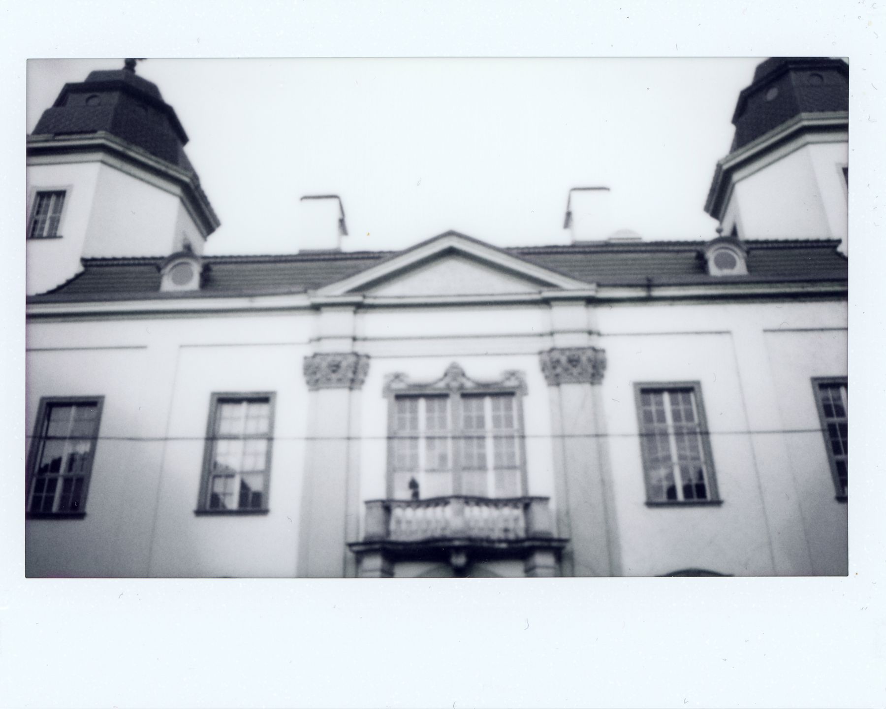 Fujifilm instax wide Monochrome – natychmiastowa czarnobiel w większym formacie 14