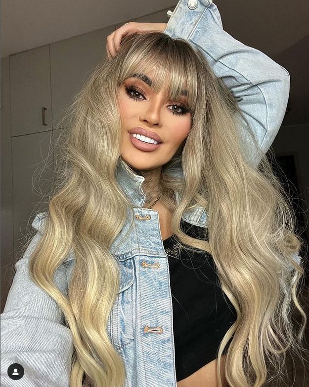 Anna Renusz po rozpuszczeniu kwasu w ustach