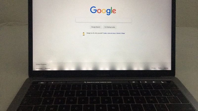 tak wygląda usterka w komputerach MacBook Pro z 2016 i 2017 r., fot. MacRumors