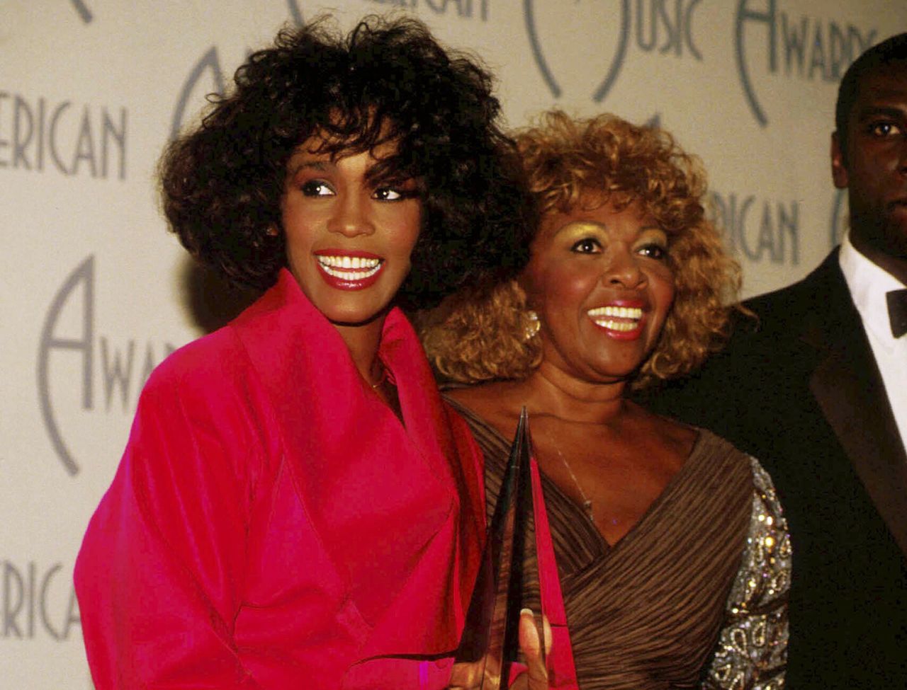 Whitney Houston with her mom, Cissy Houston in 1988