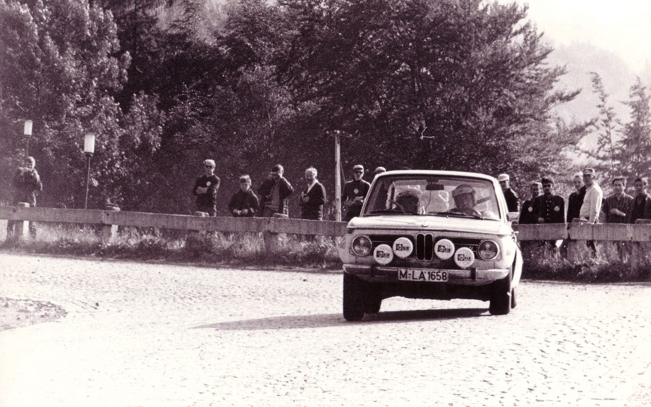 Załoga Sobiesław i Ewa Zasada na trasie Rajdu Polski, rok 1971