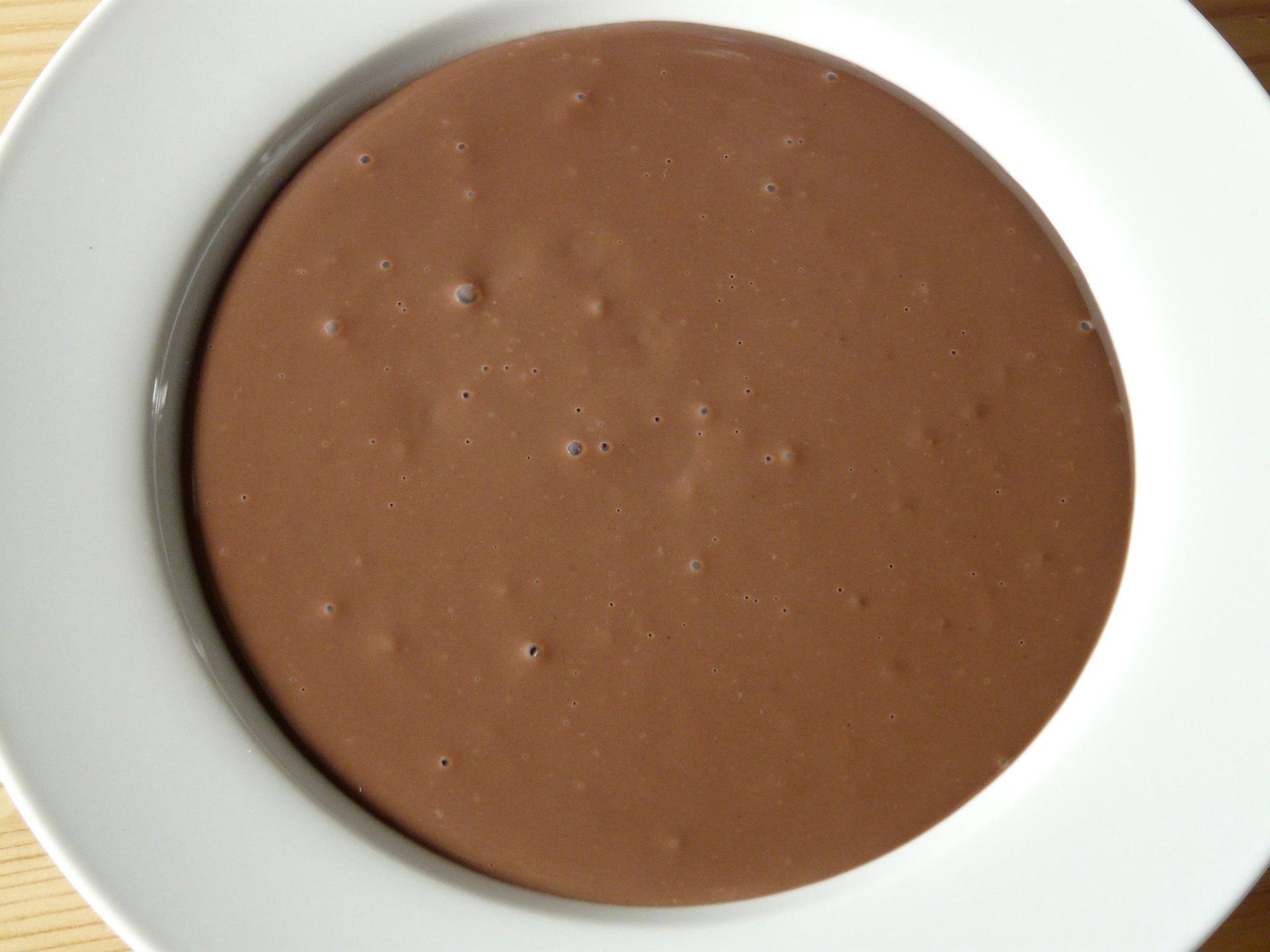 Deser przypomina czekoladowy pudding