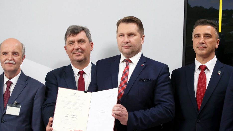 Nadanie statutu Akademii Zamojskiej miało miejsce we wtorek po południu
