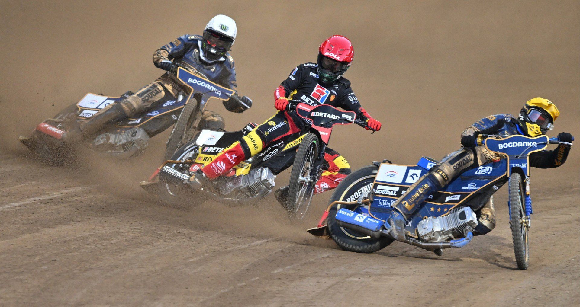 Bartosz Zmarzlik (kask żółty), Brady Kurtz (kask czerwony) i Frederick Lindgren kask (biały)