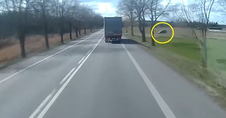"Dobra kończę". Przypadkowe nagranie wypadku na DK92