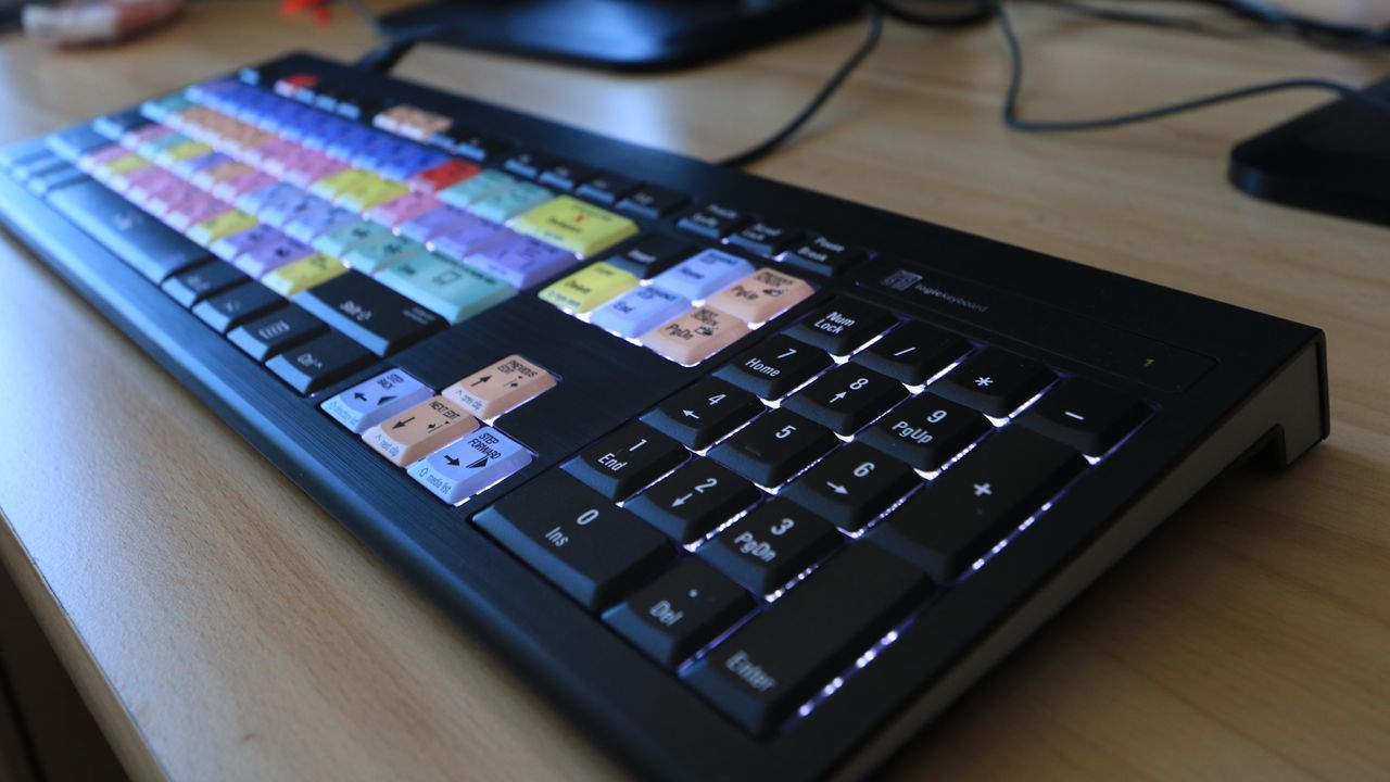 Logickeyboard do Adobe Premiere Pro. Testy klawiatury skierowanej dla profesjonalistów!