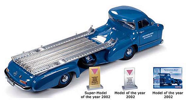 Mercedes-Benz racing transporter 1954 (CMC)