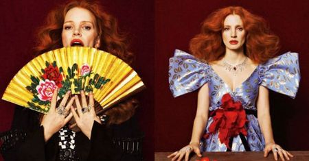 Jessica Chastain pozuje z czerwonymi jajkami...