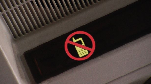 Prosimy o wyłączenie cholernych telefonów! 1