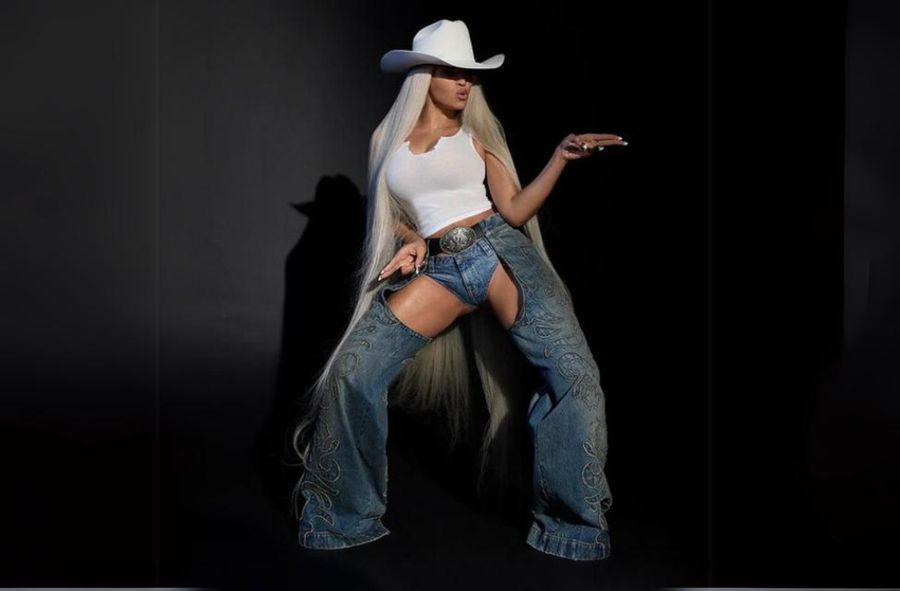 Beyonce nagrała utwór "Levii's Jeans". 