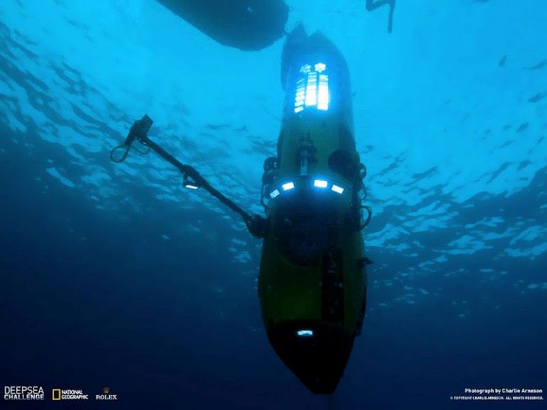 James Cameron na dnie Rowu Mariańskiego 5
