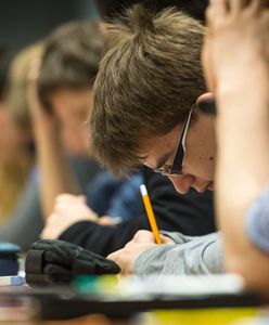 Ministerstwo swoje, wydawnictwa swoje. Testowe podręczniki trafiły do nauczycieli przed zakończeniem konsultacji społecznych