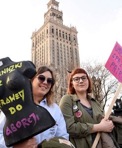"Aborcja na żądanie bez przepraszania". XVIII Manifa przeszła ulicami Warszawy