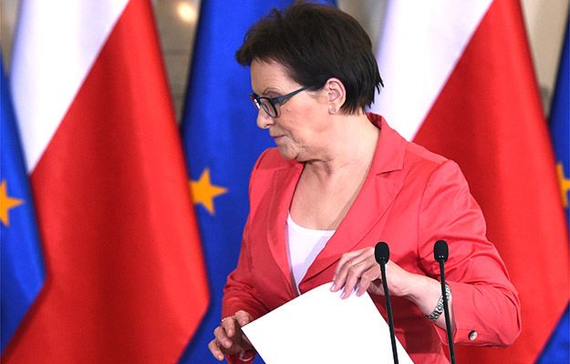Sondaż CBOS: 25 proc. Polaków zwolennikami rządu, najgorsze notowania od objęcia teki przez Kopacz