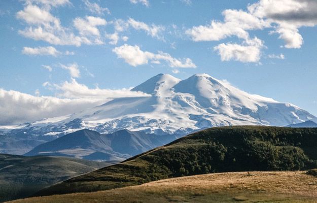 Na Elbrusie trwają poszukiwania Polaka