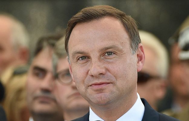 Prezydent Andrzej Duda podpisał pięć ustaw. Między innymi o bezpłatnych lekach oraz Kartę Nauczyciela