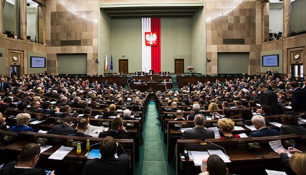 Sejm podjął uchwałę ws. polityki imigracyjnej Polski