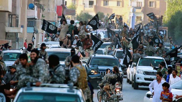 ISIS zabrania chrześcijanom opuszczać Rakkę. Organizacja RBSS ostrzega: to przygotowania do egzekucji