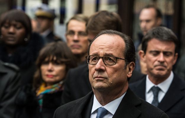 Prezydent Francji Francois Hollande oddał hołd ofiarom zamachów w Paryżu