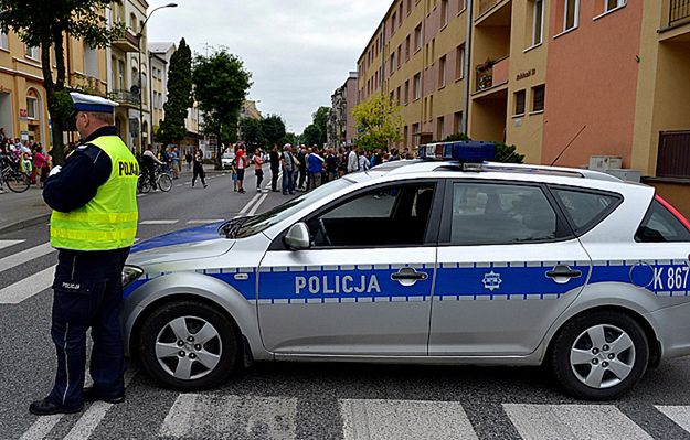 Większość Polaków dobrze ocenia działalność policji. Rosną też notowania CBA, ZUS i NFZ