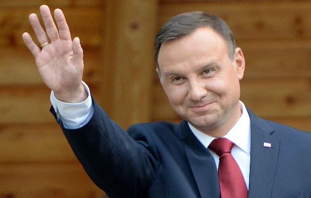 Rok prezydentury Andrzeja Dudy. Ekspert: dobre relacje z rządem i PiS warunkiem politycznych wpływów prezydenta