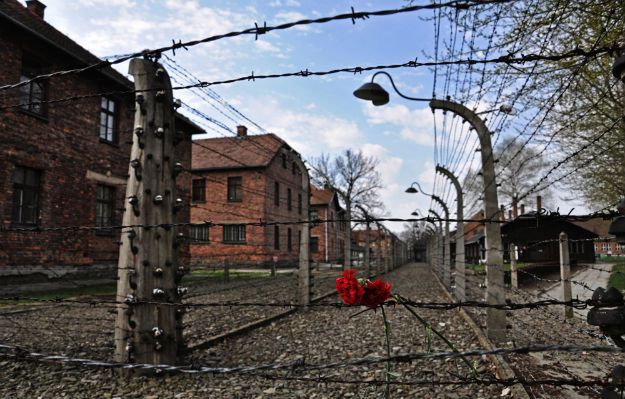 Znów użyto słów "polski obóz", mimo wcześniejszej interwencji ambasady RP