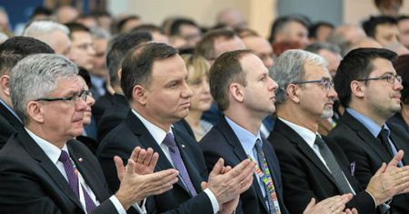 Prezydent mianował na stopnie generalskie i admiralskie 15 oficerów