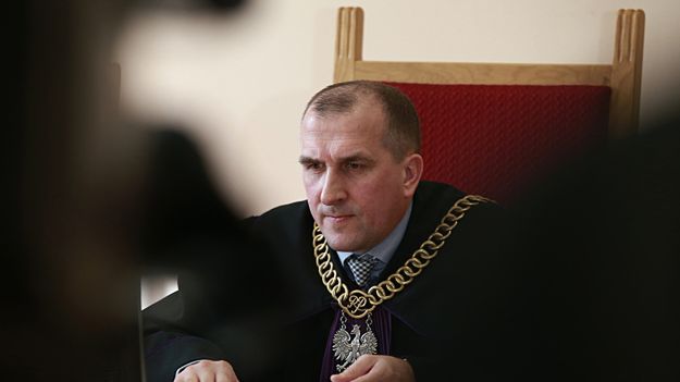 Sędzia przewodniczący Jarosław Przybyliński podczas rozprawy