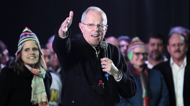Pedro Pablo Kuczynski podczas wiecu w Arequipie