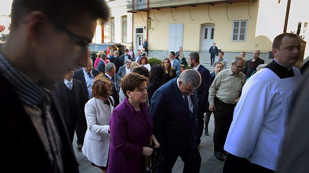 Premier Beata Szydło z mężem na uroczystości święceń swojego syna