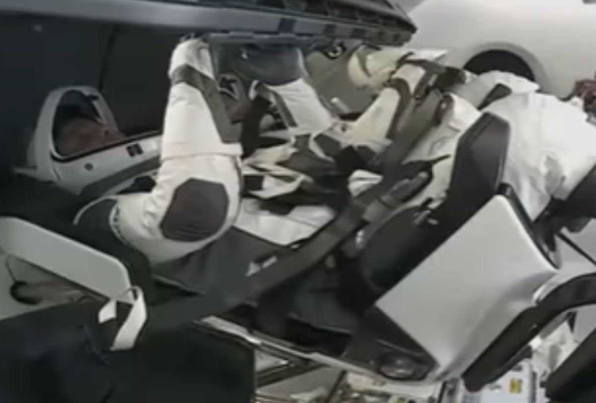 Właz kapsuły Dragon Grace zamknięty. Astronauci wracają na Ziemię