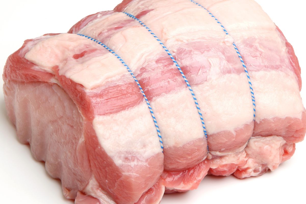 See how to make pork maturing in a stocking
