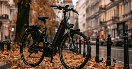 Jesień nie musi oznaczać końca sezonu. Jak przygotować rower elektryczny na chłodniejsze miesiące?