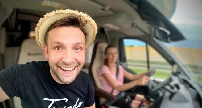 „Kamperem po Południu” w TVP Polonia. Prowadzącym Karol Gnat