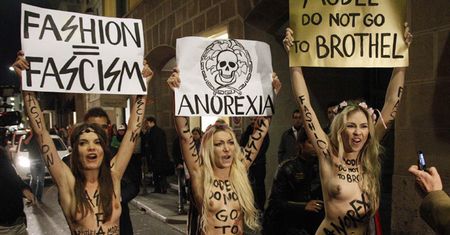 NAGI PROTEST... przeciwko anoreksji!