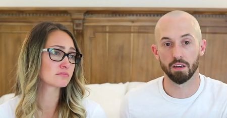 Youtuberzy oddali adoptowanego syna. Poruszenie na świecie. Sprawą zajęła się policja