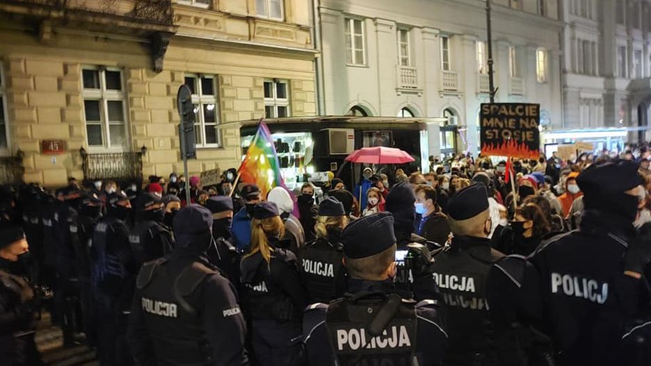 Strajk Kobiet w Warszawie. "Blokada Sejmu" kontra policja. Setki funkcjonariuszy