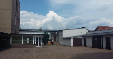 Powiat inwestuje w szkoły ? będzie nowe boisko oraz centrum nauk przyrodniczych