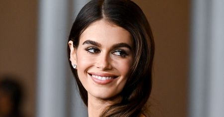 Kaia Gerber znów jest ZAKOCHANA?! Plotki głoszą, że serce modelki skradł kolejny aktor: "Są słodką parą"