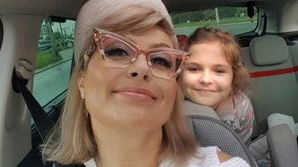 Pomysłowa Katarzyna Skrzynecka zafundowała OŚMIOLETNIEJ córce niecodzienny MAKIJAŻ: "Takie rzęski nauczyła mnie robić babcia" (FOTO)