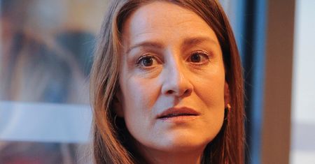Maja Ostaszewska równa z ziemią polskie szkoły: "KOSZMAR. Dzieci są zadręczone"