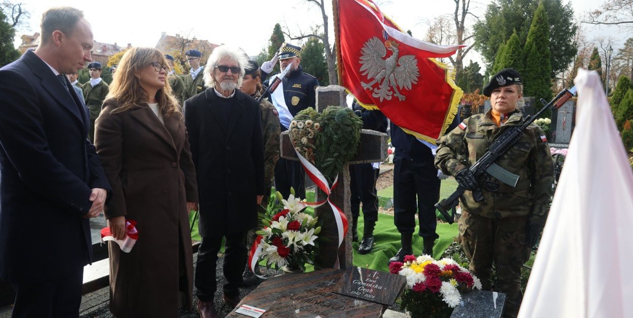 Legnica: Grób Tadeusza Gumińskiego uhonorowany insygnią zasług za walkę o wolność